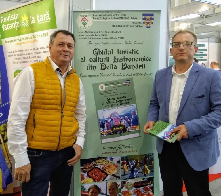 Lansare ghid turistic culinar Delta Dunării, stand expozițional.